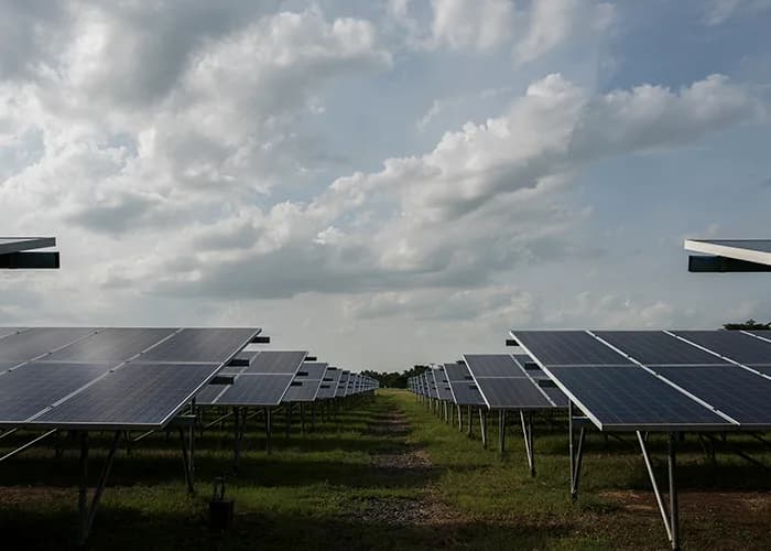 Solar irrigation panel system installed on farmland